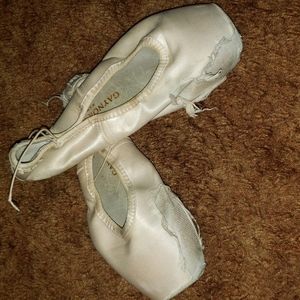 Used pointe shoes